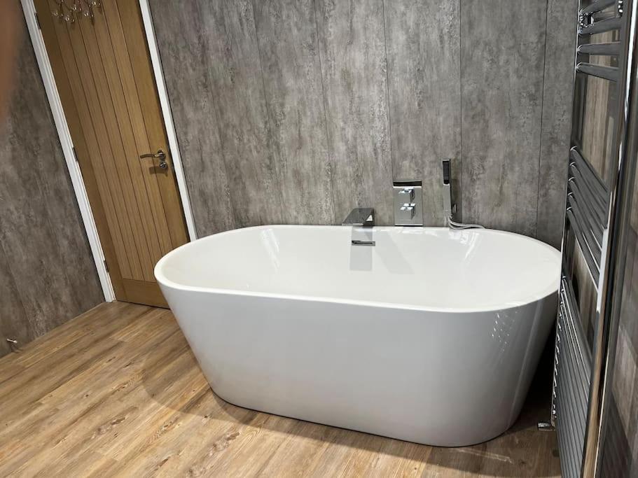 Ulverston Stunning 1 Bedroom Apartment Kültér fotó